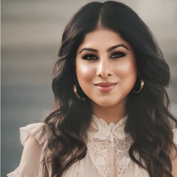 Meet your Posher, Sandra - Picture 1 of 1